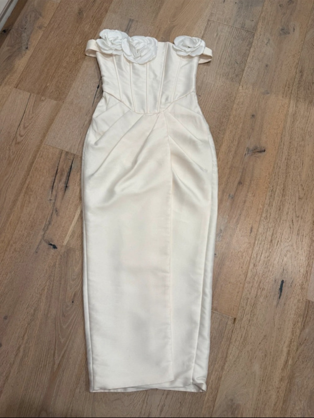 Elegant Strapless Cream Midi Dress with Rose Detail